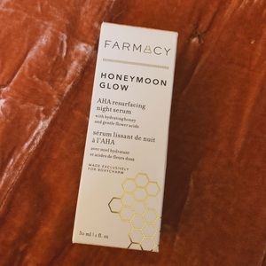 farmacy honeymoon glow aha night serum !!